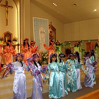 Vietnamese Catholics dedicate statue of patron