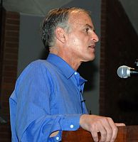 Wall separating Israelis, Palestinians illegal, says speaker