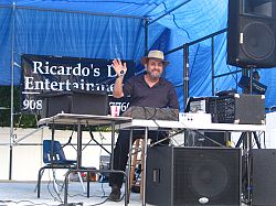 High school sweethearts reunite after 32 years