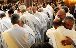 Di&oacute;cesis busca hispano parlantes para el programa de diaconado