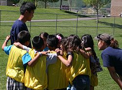 College students volunteer for Holy Cross Ministries