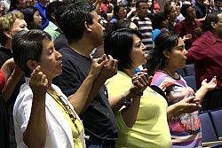 Celebran Congreso Cat&oacute;lico:  'Mi Familia y Yo serviremos al Se�or'