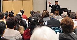 Cientos se re&uacute;nen durante el Congreso Pastoral 