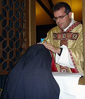 El Padre Gray ofrece Misa de Acci&oacute;n de Gracias por su ordenaci&oacute;n