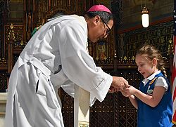 El Obispo Oscar A. Solis celebra 5 a�os en Utah 
