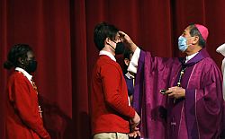 Obispo Solis celebra Mi&eacute;rcoles de Ceniza