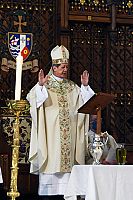 Los Santos �leos de la Misa Crismal contienen un gran simbolismo