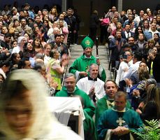 La Renovaci&oacute;n Carism&aacute;tica Cat&oacute;lica present&oacute; el VIII Encuentro Familiar de Cuaresma