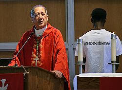 El Obispo Solis conmemora el genocidio en Ruanda