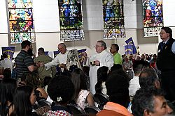 Thousands attend Mass at Eucharistic Rally 