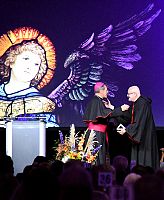 �Vayan m&aacute;s all&aacute; de su nivel de confort,� el mensaje ofrecido durante la Bishop�s Dinner