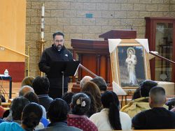 Cientos se re&uacute;nen para celebrar retiro diocesano de Adviento