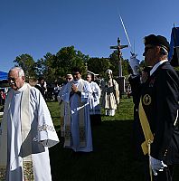 El Obispo Solis celebr&oacute; la Misa por el �Memorial Day�
