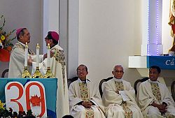 Parroquia Vietnamita celebra aniversario junto con el Obispo Nguyen
