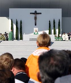 Pope: Love of neighbor will come from listening to Jesus/ 250,000 attend Mass as Pope Benedict XVI returns ?home' to Bavaria for six-day visit