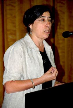 Speaker proposes dialogue in Holy Land struggle