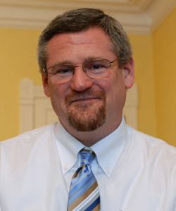 Gregory A. Glenn honored for dedication to arts