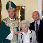 Irene Sweeney receives Palm of Jerusalem award