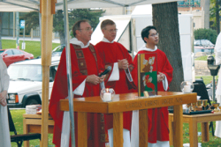 College students start with community blessing