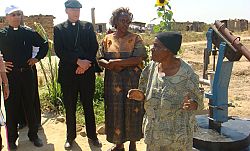 Delegation of U.S. Bishops visit Zimbabwe