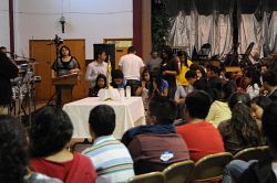 La Juventud Cat&oacute;lica se reune en grandes grupos en Midvale