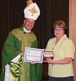 Catholic woman recognized for ministry to the military