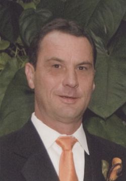 Plaque honors cemetery worker