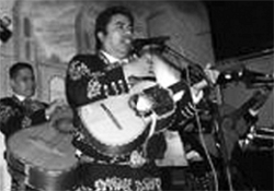 Un mariachi con mucho sol, alegr&iacute;a y ganas de salir adelante