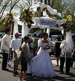 Filipino community celebrates May
