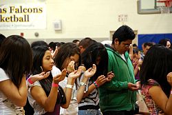 Cientos de j&oacute;venes se unen en encuentro Diocesano 