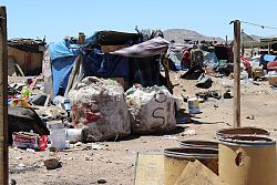 Si tuviera que vivir en un basurero, �no se ir&iacute;a de all&iacute;?