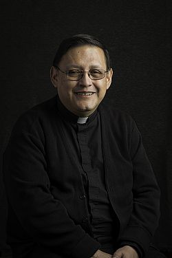 El padre Eleazar Silva es asignado a la parroquia de St. James the Just