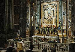 At opening of global rosary, pope prays resources move from military to pandemic prevention