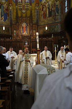 El padre Blaine es recordado como un humilde sacerdote quien trabaj&oacute; incansablemente al servicio del Evangelio
