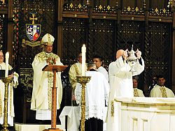 Misa Crismal celebra la unidad de la Iglesia local
