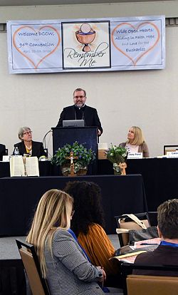 Las presentaciones de la convenci&oacute;n anual del DCCW se basan en la Eucarist&iacute;a