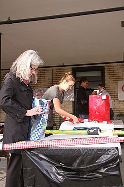 Generosidad para la epoca festiva: Catholic Community Services de Utah