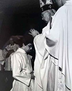 Monse�or Mayo celebra su aniversario de ordenaci&oacute;n