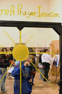 Rally ayuda a que los j&oacute;venes profundicen en su fe 
