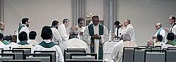 Sacerdotes diocesanos aprenden sobre las vocaciones durante la convocaci&oacute;n anual de clero