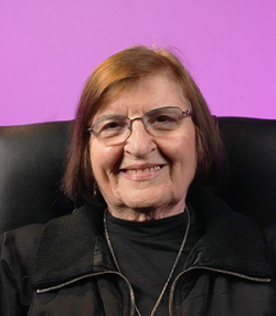 Mar&iacute;a Cruz Gray, directora de la Oficina Diocesana del Ministerio Hispano se jubila
