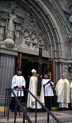 Bishop Solis opens Jubilee Year in Utah