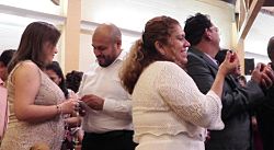 97 parejas renuevan sus votos matrimoniales en la parroquia de Nuestra Se�ora de Guadalupe 
