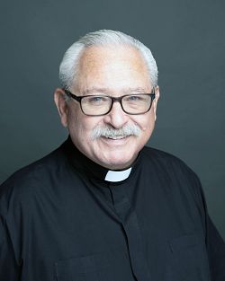 P&aacute;rroco jubilado se une a la di&oacute;cesis como sacerdote en residencia