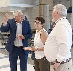 Superintendente de escuelas cat&oacute;licas se jubila tras 35 a�os en la educaci&oacute;n Cat&oacute;lica