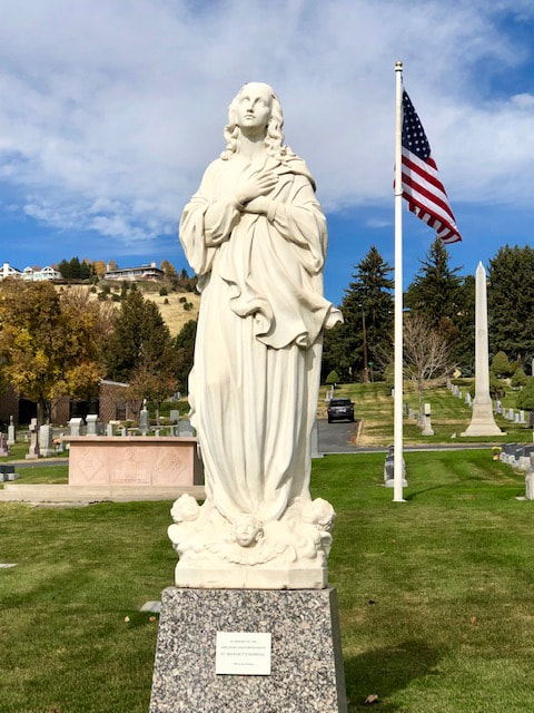 Mount Calvery Catholic Cemetery